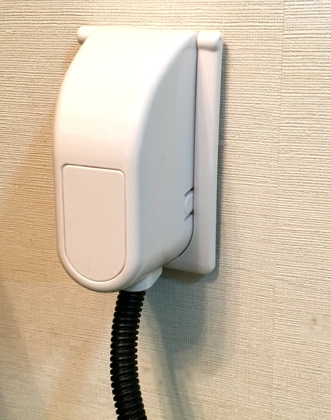 コンセントガード